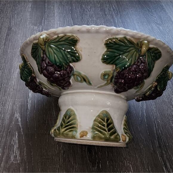 Vintage Italian Majolica Style large Pedestal Bowl with Grape Design‎ - Picture 4 of 15